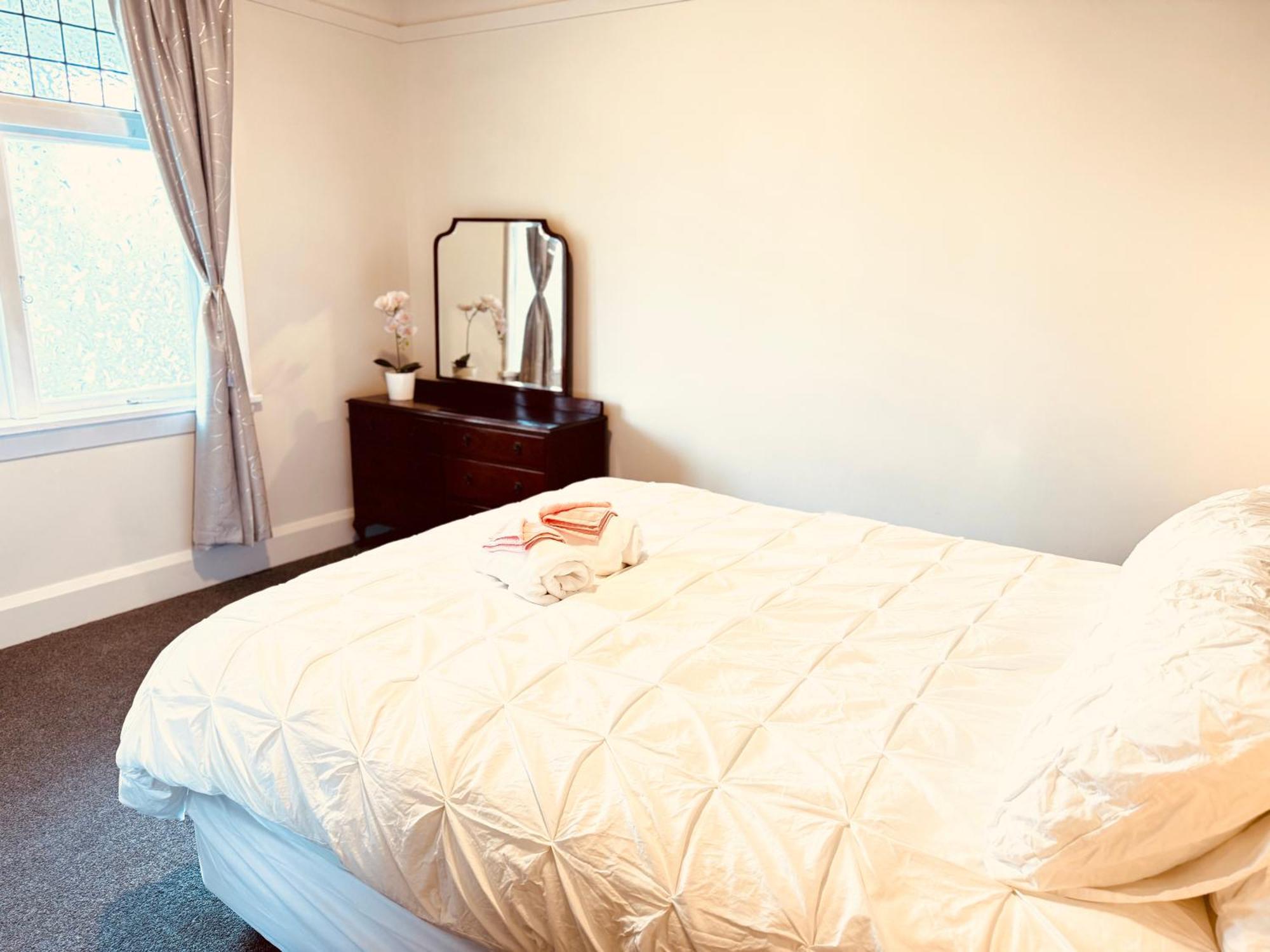 298 Home Christchurch Eksteriør billede
