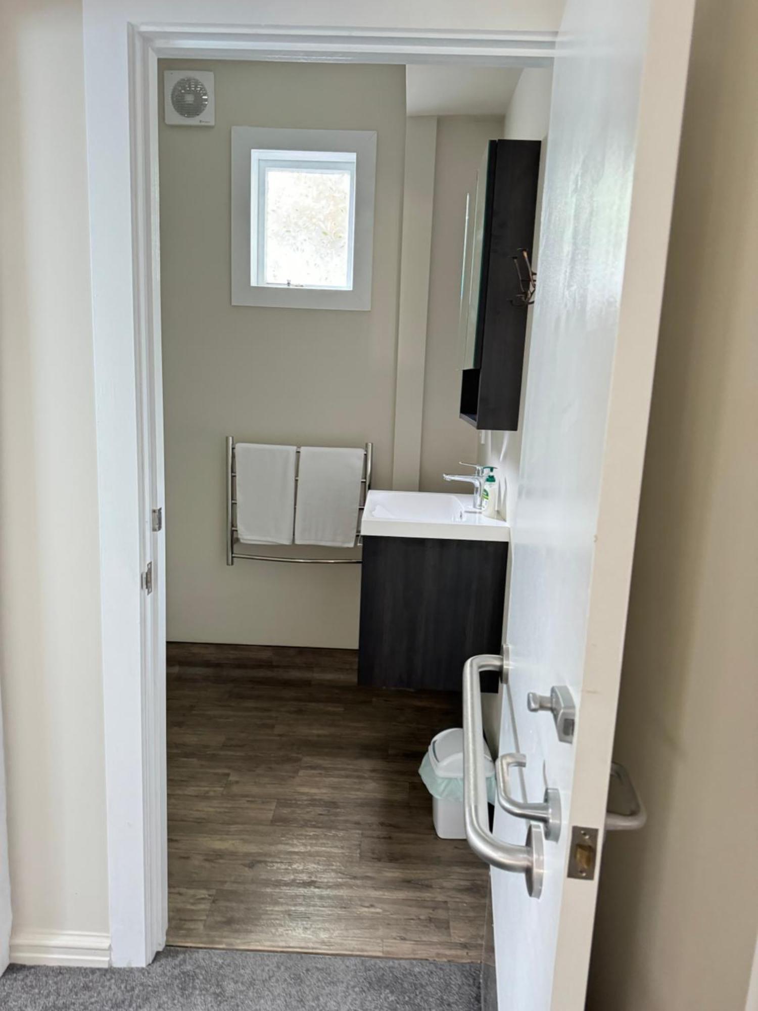 298 Home Christchurch Eksteriør billede